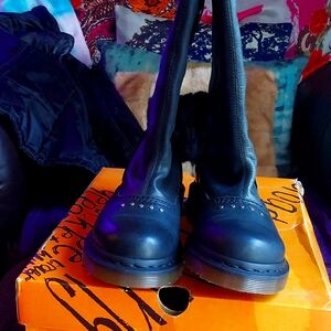 Dr. Martens black Alexia